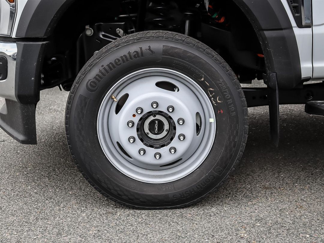 new 2025 Ford Super Duty F-550 DRW car, priced at $92,394