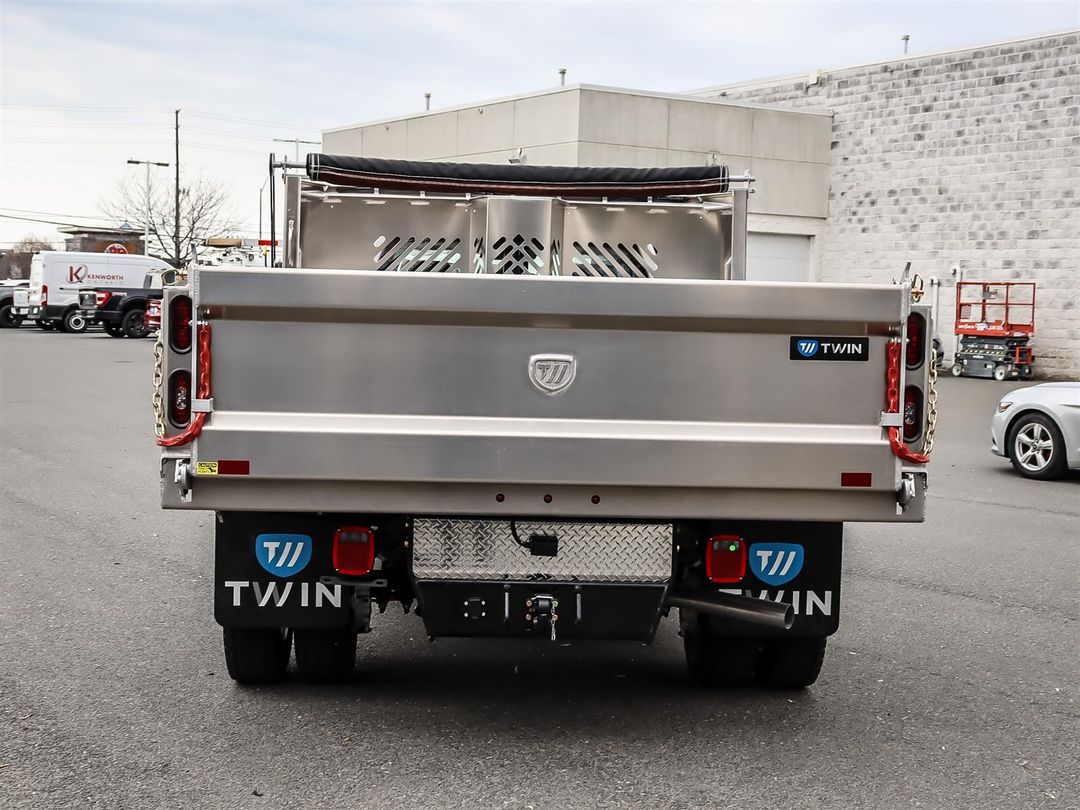 new 2025 Ford Super Duty F-550 DRW car, priced at $92,394