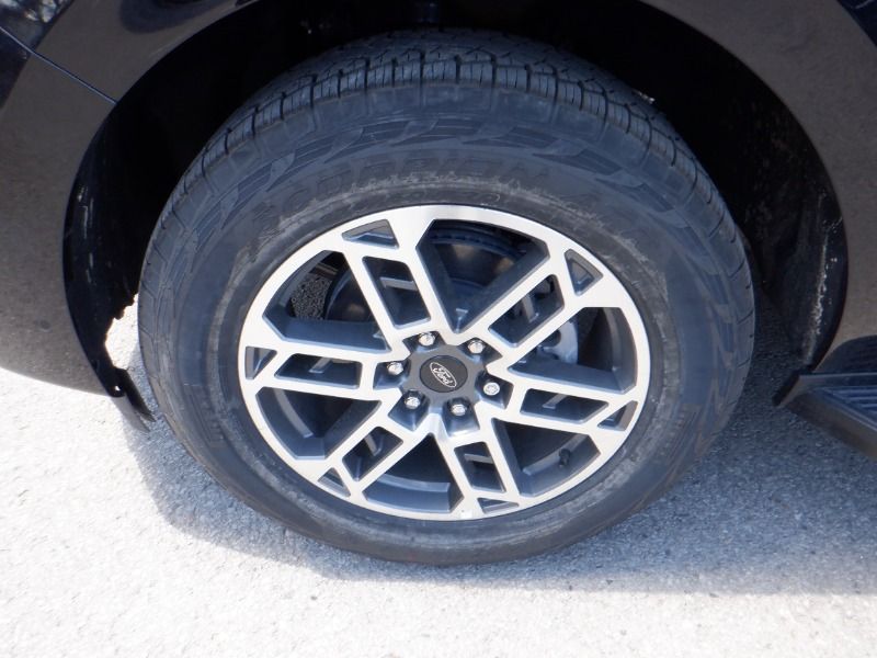 new 2025 Ford Expedition car, priced at $88,265
