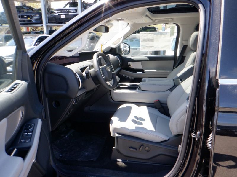 new 2025 Ford Expedition car, priced at $88,265