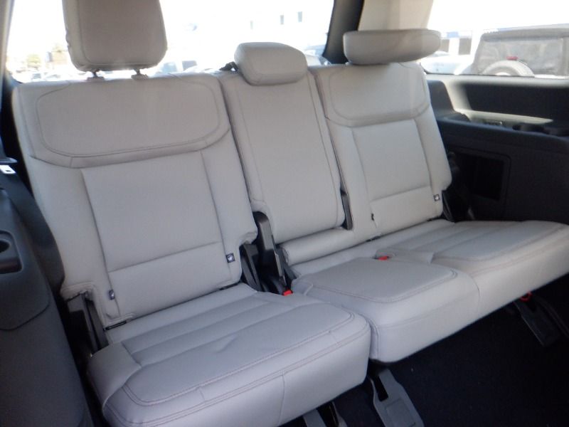 new 2025 Ford Expedition car, priced at $88,265
