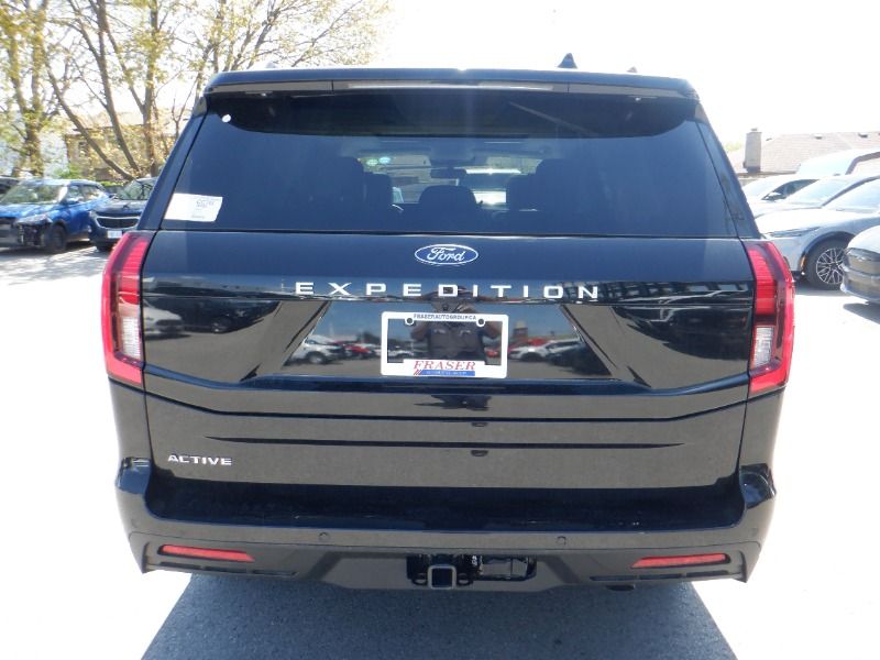 new 2025 Ford Expedition car, priced at $88,265