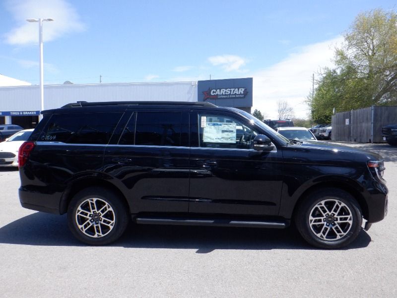 new 2025 Ford Expedition car, priced at $88,265