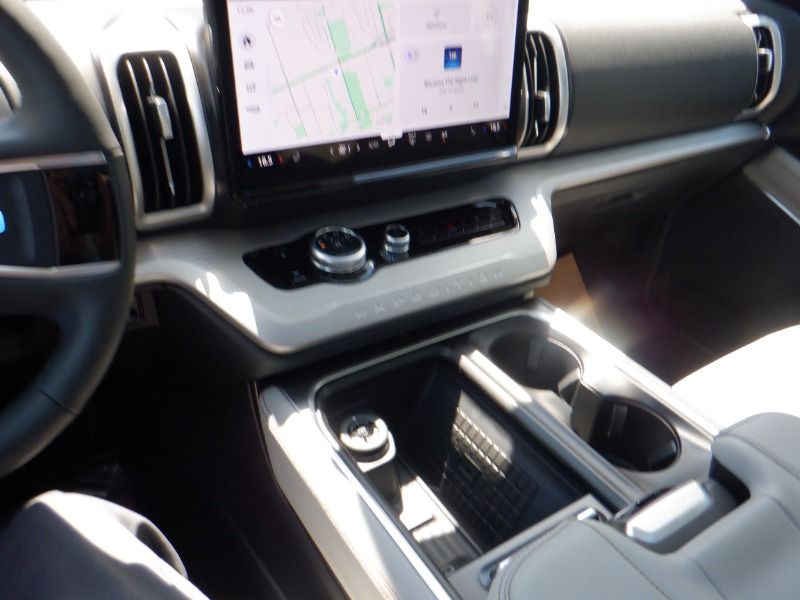 new 2025 Ford Expedition car, priced at $88,265