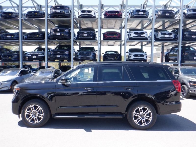 new 2025 Ford Expedition car, priced at $88,265