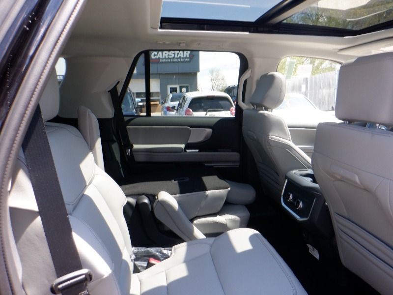 new 2025 Ford Expedition car, priced at $88,265