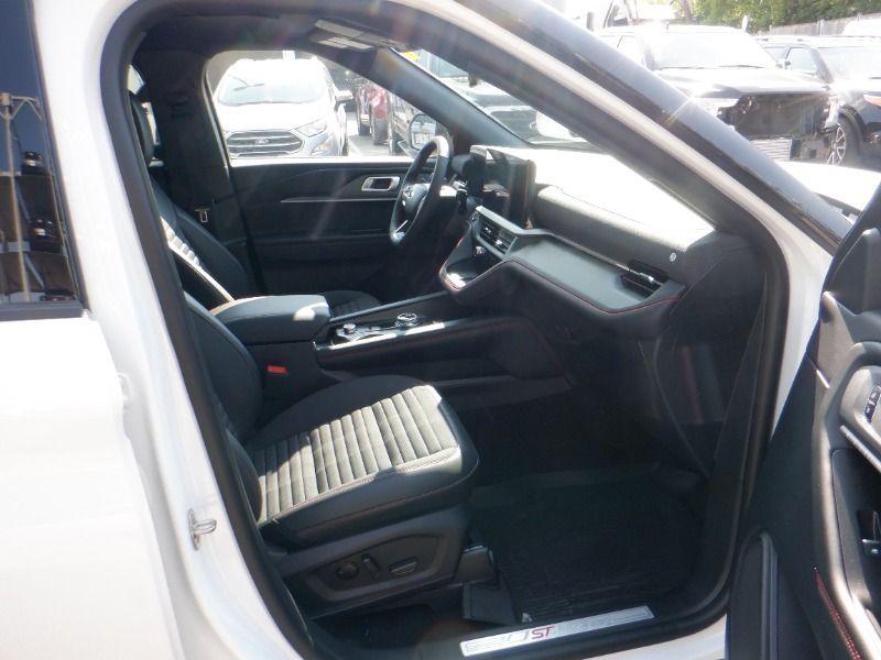 new 2025 Ford Explorer car, priced at $65,615