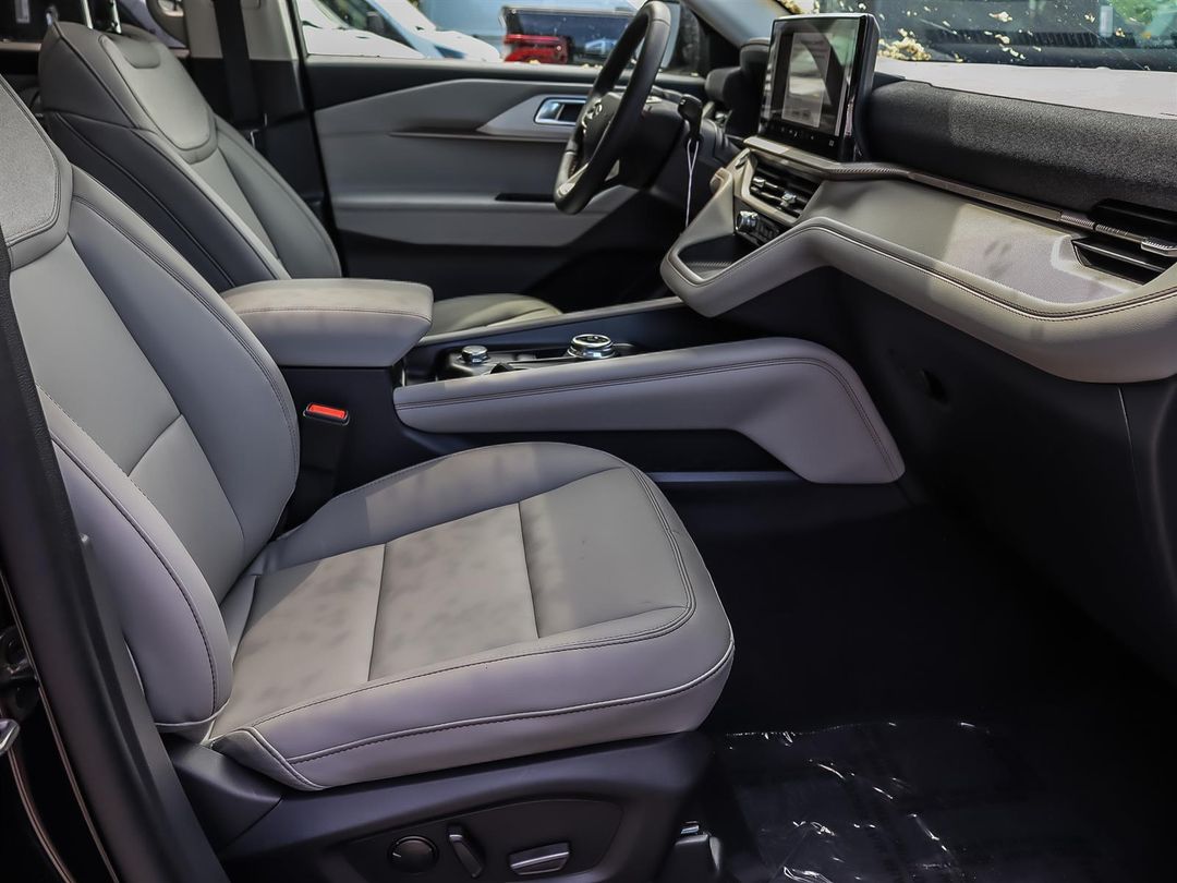 new 2025 Ford Explorer car, priced at $58,430