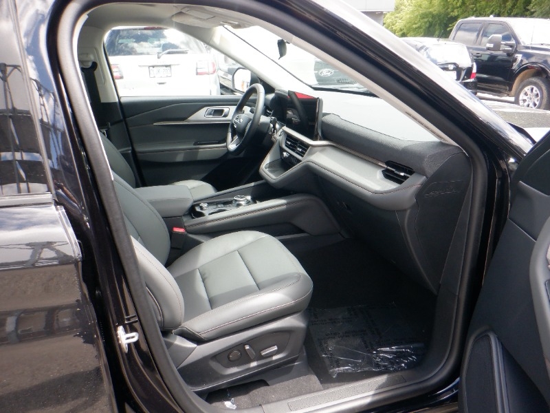 new 2025 Ford Explorer car, priced at $53,909