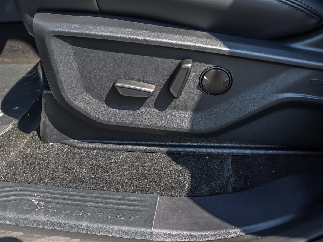 new 2025 Ford Expedition car, priced at $106,765