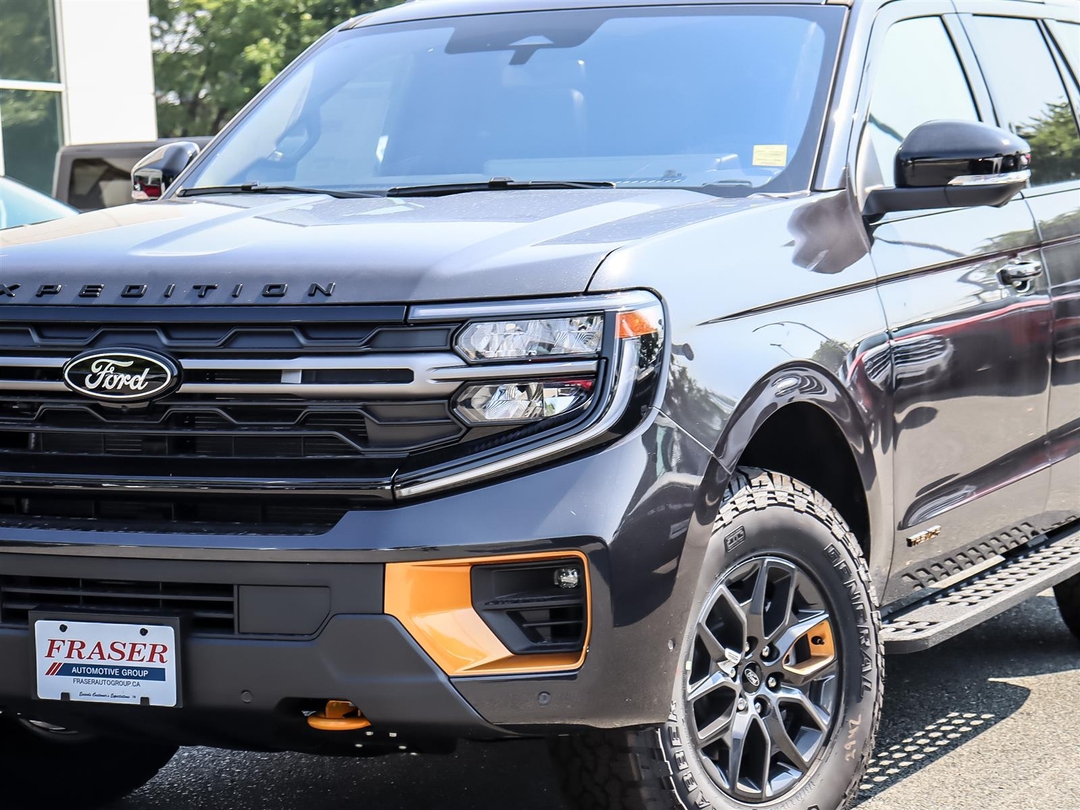 new 2025 Ford Expedition car, priced at $106,765