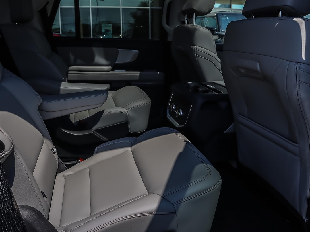 new 2025 Ford Expedition car, priced at $89,315