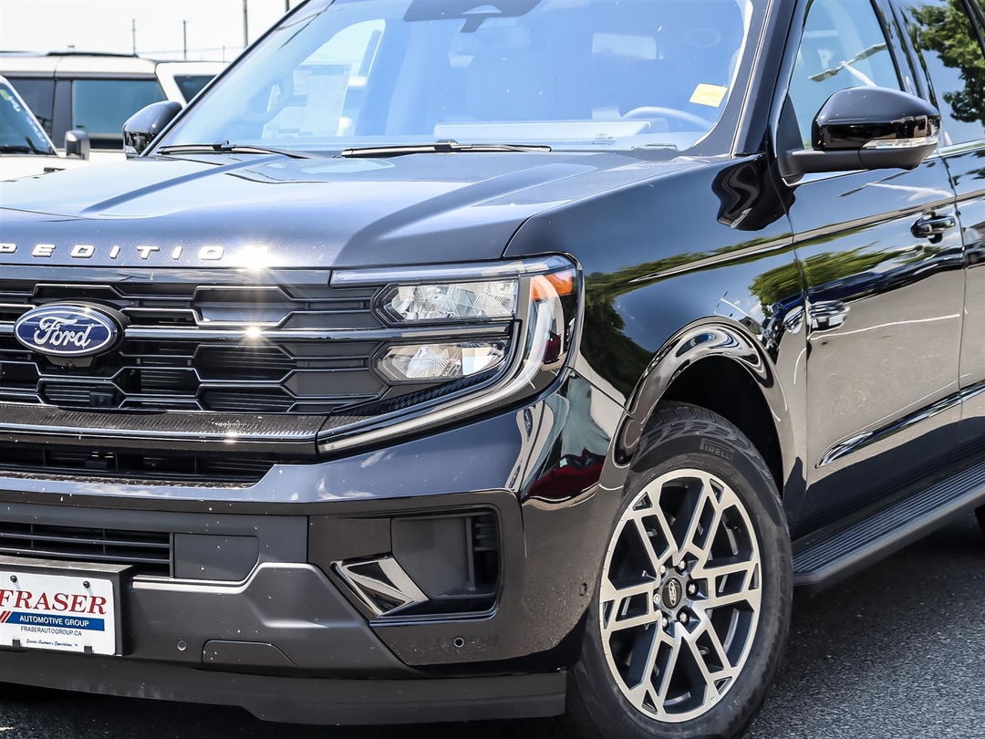 new 2025 Ford Expedition car, priced at $89,315