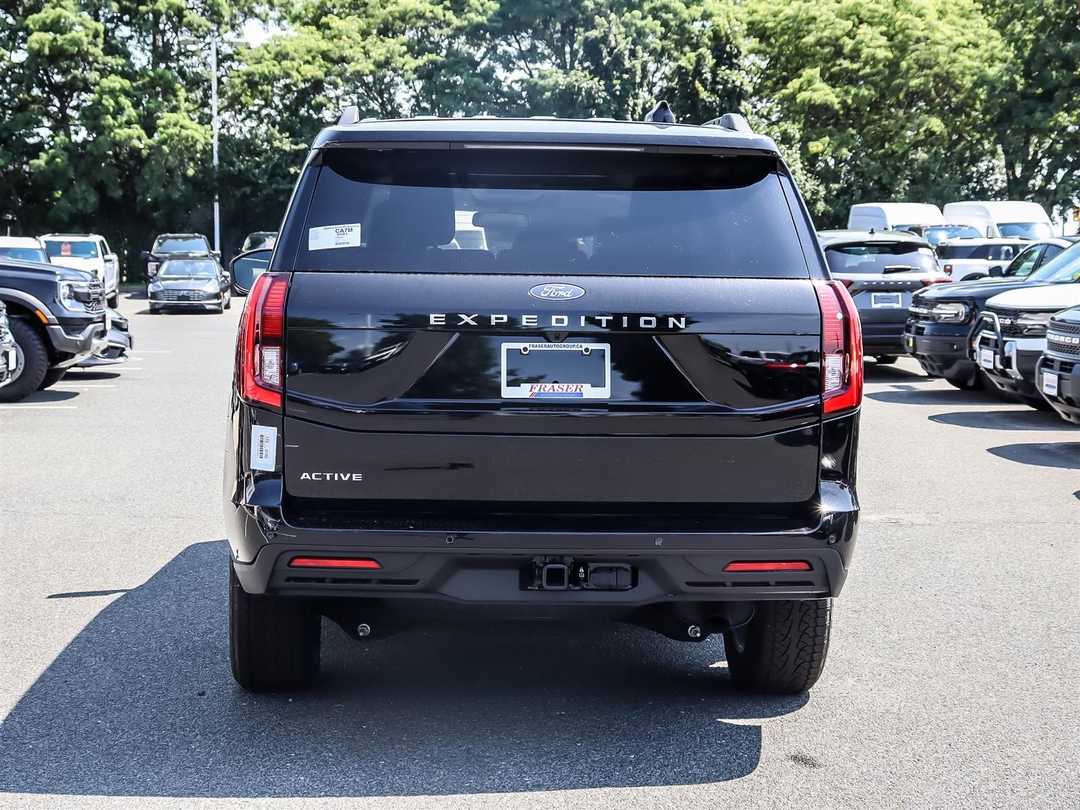 new 2025 Ford Expedition car, priced at $89,315
