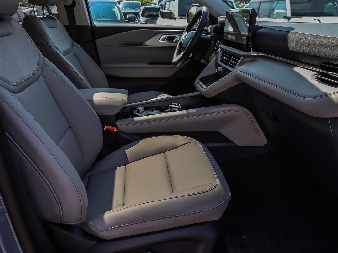 new 2025 Ford Explorer car, priced at $59,280