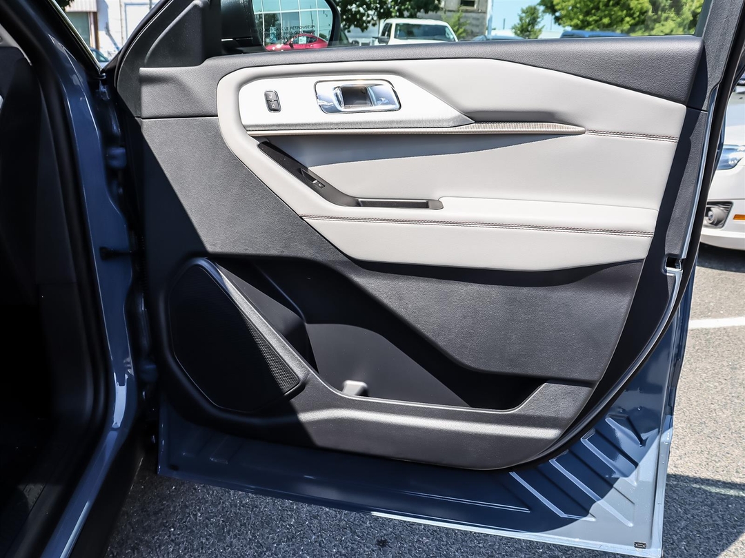 new 2025 Ford Explorer car, priced at $59,280