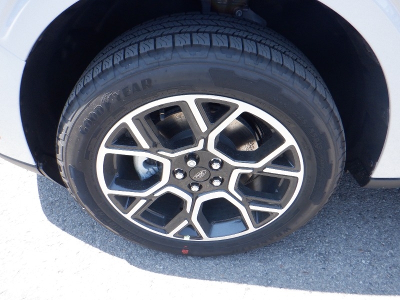 new 2025 Ford Maverick car, priced at $50,095